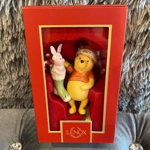 Disney’s Winnie The Pooh’s Christmas Surprise Orrnament 2022 Annual. NEW!